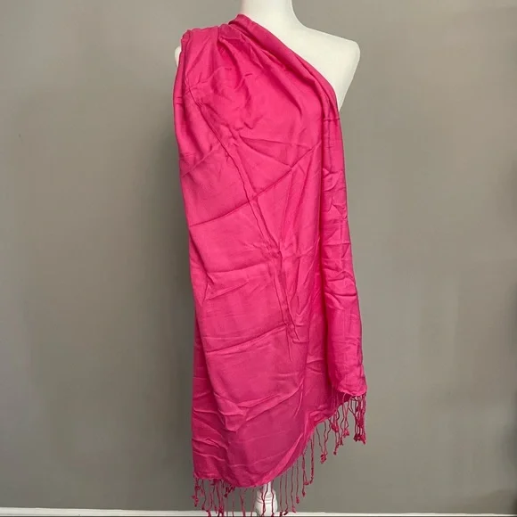 NWT Bijoux Terner Solid Fuchsia/Hot Pink Pseudo Pashmina Fringed Oblong Scarf - Picture 4 of 7